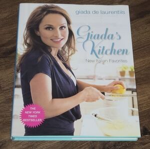 Giada’s Kitchen: New Italian Favorites (Hardcover, 2008) – Like New
